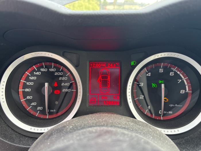 Alfa Romeo 159 Sportwagon 1.8 TBi 16V Épave (2011, Noir)