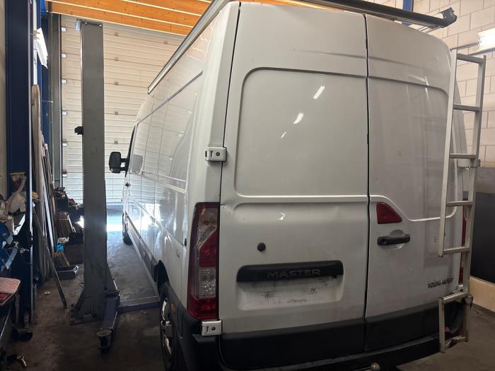 Renault Master III 2.3 dCi 125 16V FWD Vehículo de desguace (2018, Blanco)