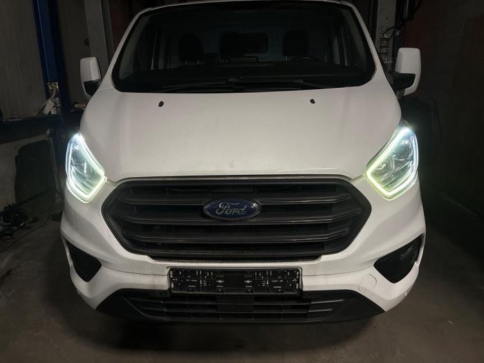 Ford Transit Custom 2.0 TDCi 16V Eco Blue 130 Vehículo de desguace (2018, Blanco)