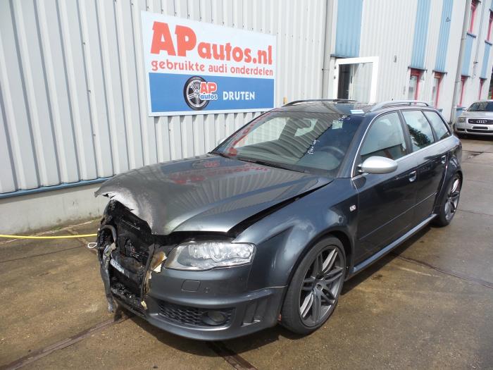 Audi RS4 Schrottauto (2008, Grau)