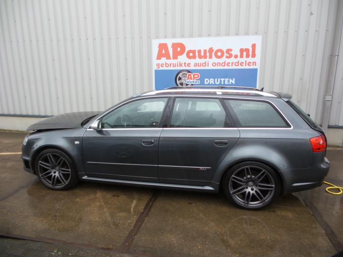 Audi RS4 Schrottauto (2008, Grau)