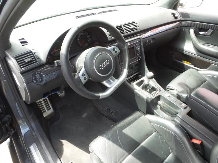 Audi RS4 Schrottauto (2008, Grau)