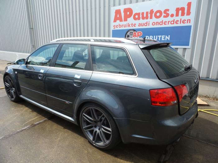 Audi RS4 Schrottauto (2008, Grau)