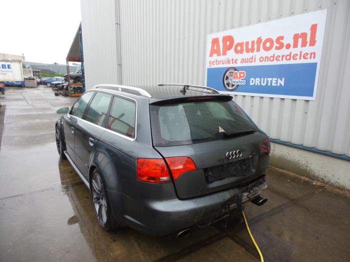 Audi RS4 Schrottauto (2008, Grau)