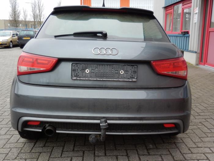 Audi A1 1.2 TFSI Schrottauto (2011, Grau)