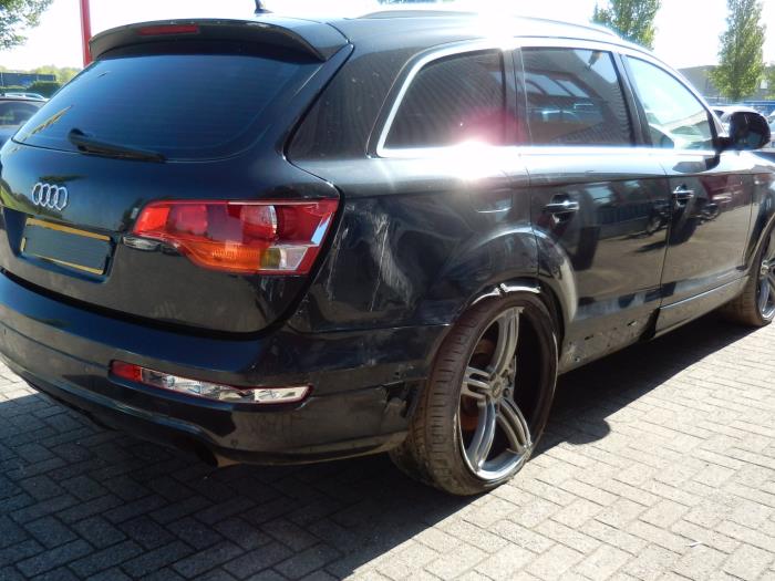 Audi Q7 3.0 TDI V6 24V Schrottauto (2006, Schwarz)