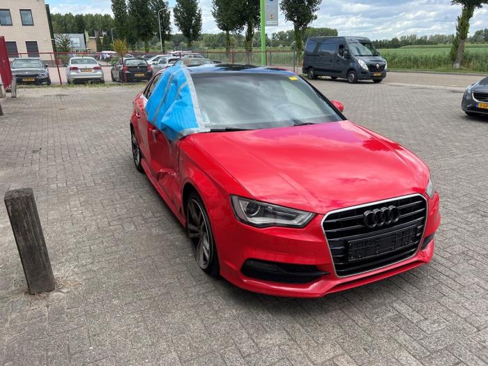 Audi A3 Limousine 1.4 TFSI ACT 16V Samochód złomowany (2014, Czerwony)