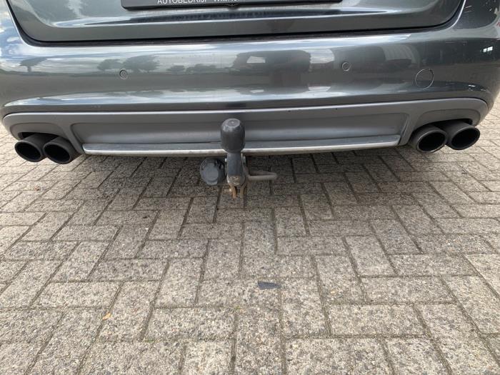 Audi A4 Avant 2.0 TFSI 16V Skadat fordon (2010, GRIJS)