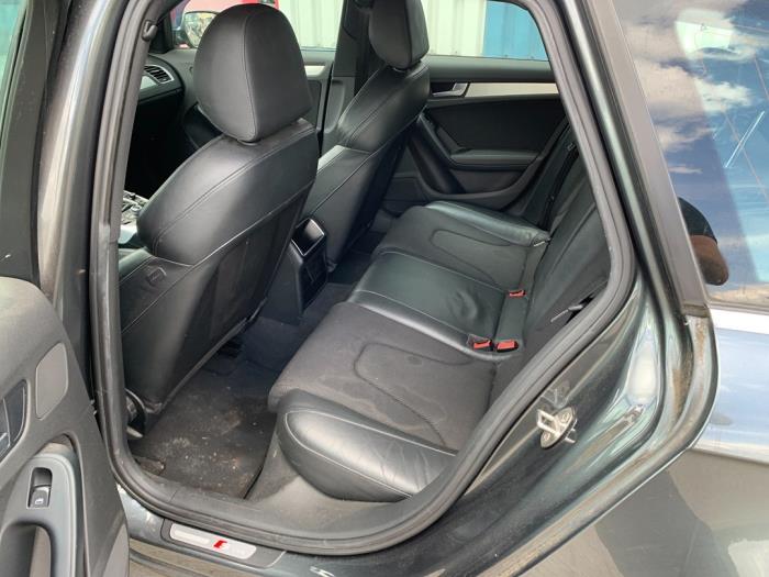 Audi A4 Avant 2.0 TFSI 16V Skadat fordon (2010, GRIJS)