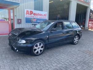Audi S4 Avant 2.7 V6 30V Turbo  (Szkoda)
