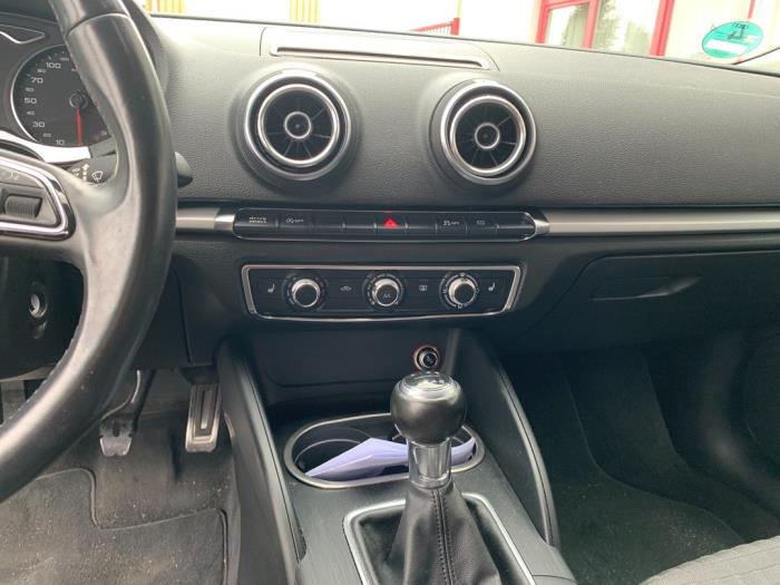 Audi A3 Sportback 1.4 TFSI 16V Skadat fordon (2013, ZWART)