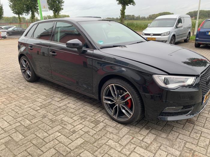 Audi A3 Sportback 1.4 TFSI 16V Skadat fordon (2013, ZWART)