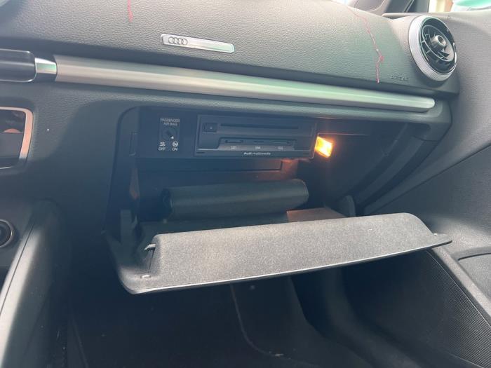 Audi A3 Sportback 1.4 TFSI ACT Ultra 16V Skrotfordon (2017, BLAUW)