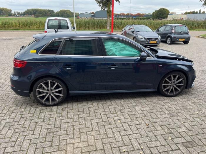 Audi A3 Sportback 1.4 TFSI ACT Ultra 16V Skrotfordon (2017, BLAUW)