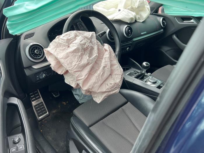 Audi A3 Sportback 1.4 TFSI ACT Ultra 16V Skrotfordon (2017, BLAUW)