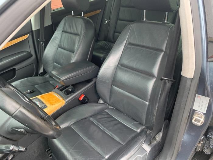 Audi A6 Avant 4.2 V8 40V Quattro Coche dañado (2005, Azul)