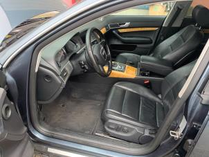 Audi A6 Avant 4.2 V8 40V Quattro Coche dañado (2005, Azul)