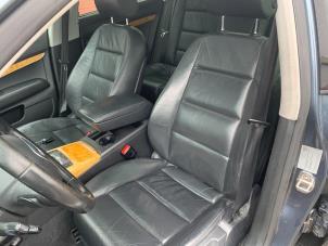 Audi A6 Avant 4.2 V8 40V Quattro Coche dañado (2005, Azul)
