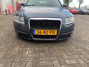 Audi A6 Avant 4.2 V8 40V Quattro Coche dañado (2005, Azul)