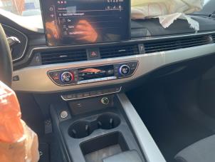Audi A4 Avant 2.0 40 TFSI Mild Hybrid 16V Épave (2020, Gris)