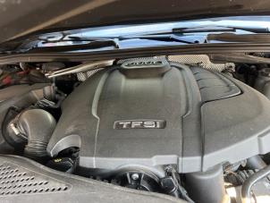Audi A4 Avant 2.0 40 TFSI Mild Hybrid 16V Épave (2020, Gris)