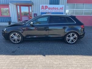 Audi A3 Sportback 1.6 TDI 16V Épave (2013, Noir)