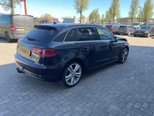 Audi A3 Sportback 1.6 TDI 16V Épave (2013, Noir)