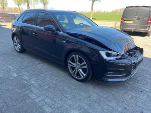 Audi A3 Sportback 1.6 TDI 16V Épave (2013, Noir)