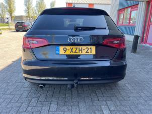 Audi A3 Sportback 1.6 TDI 16V Épave (2013, Noir)