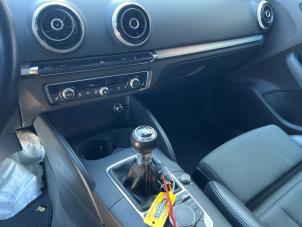 Audi A3 Sportback 1.6 TDI 16V Épave (2013, Noir)