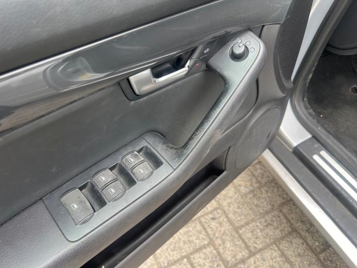 Audi A4 Cabriolet 3.0 V6 30V Coche dañado (2004, Gris)
