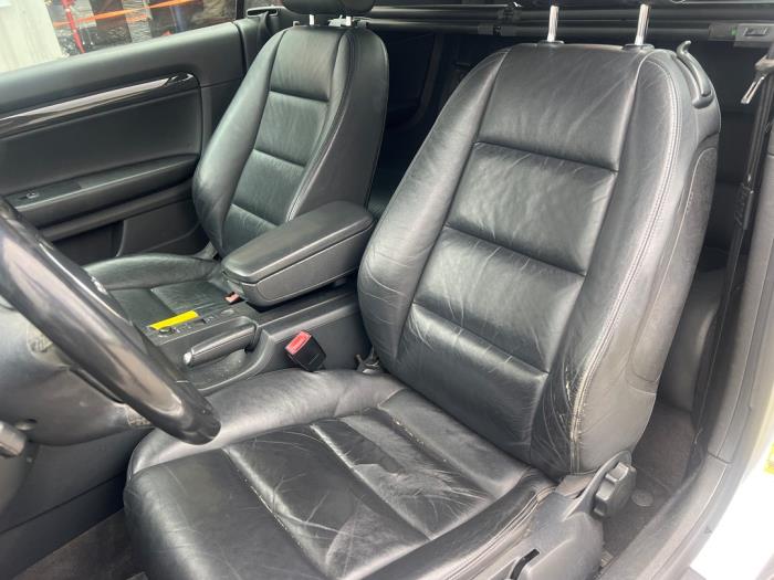 Audi A4 Cabriolet 3.0 V6 30V Coche dañado (2004, Gris)