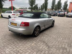Audi A4 Cabriolet 3.0 V6 30V Coche dañado (2004, Gris)