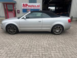 Audi A4 Cabriolet 3.0 V6 30V Coche dañado (2004, Gris)