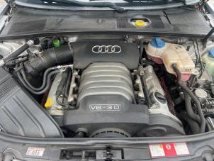 Audi A4 Cabriolet 3.0 V6 30V Coche dañado (2004, Gris)