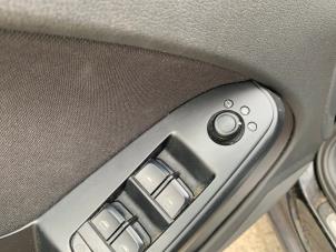 Audi A4 Avant 2.0 TFSI 16V Quattro Coche dañado (2009, Negro)