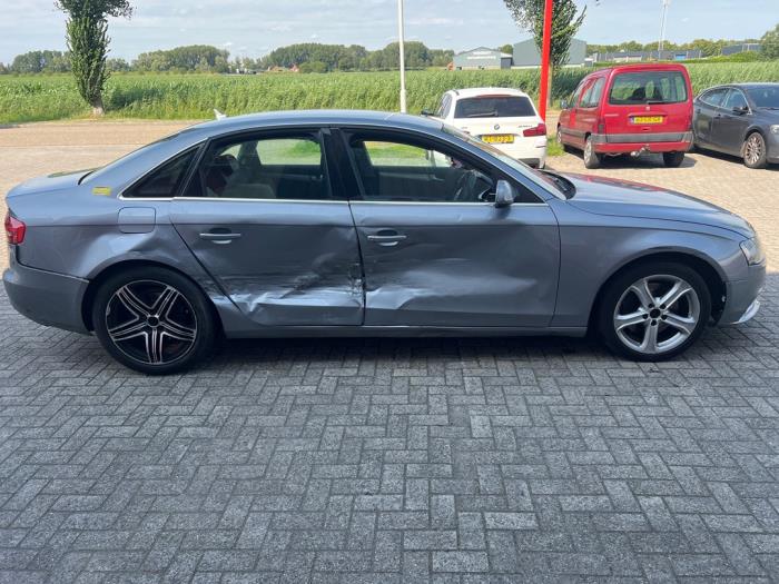 Audi A4 2.0 TDI 16V Vehículo de desguace (2015)