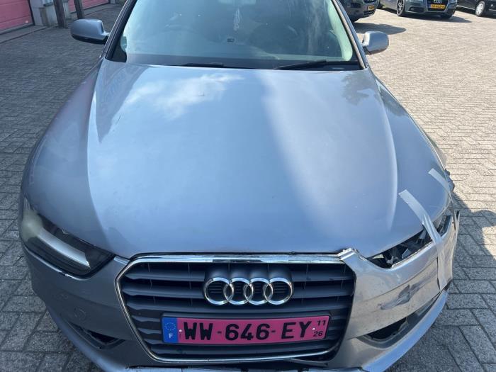 Audi A4 2.0 TDI 16V Vehículo de desguace (2015)