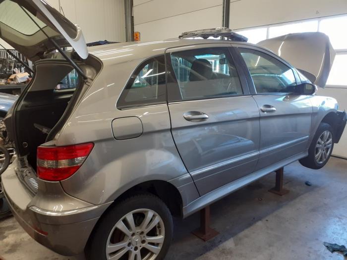 Mercedes B 2.0 B-200 CDI 16V Schrottauto (2008, Grau)