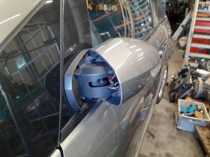 Mercedes B 2.0 B-200 CDI 16V Schrottauto (2008, Grau)