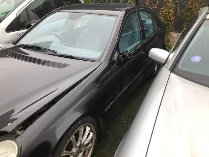 Mercedes C 3.0 C-320 CDI V6 24V Salvage vehicle (2005, Black)