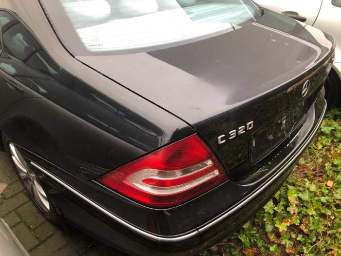 Mercedes C 3.0 C-320 CDI V6 24V Salvage vehicle (2005, Black)