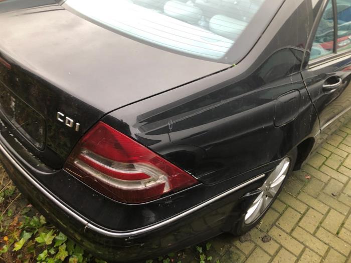 Mercedes C 3.0 C-320 CDI V6 24V Salvage vehicle (2005, Black)