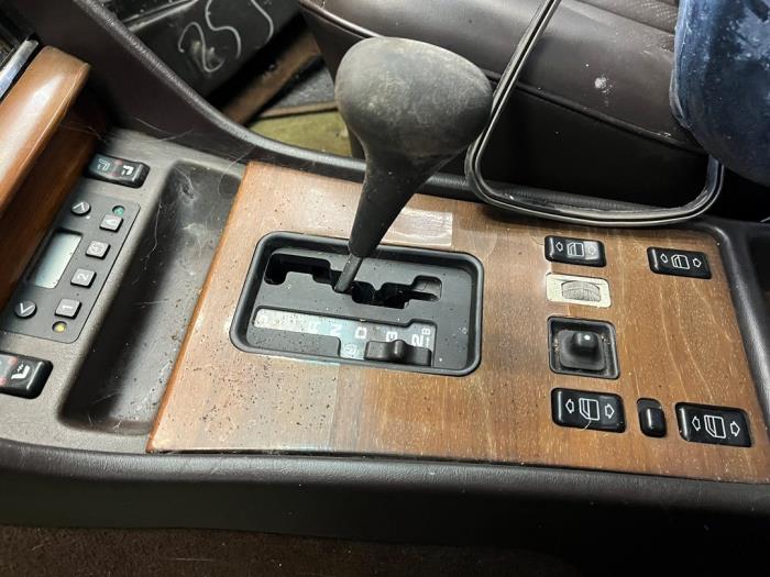 Mercedes S 420 SE,SEL Salvage vehicle (1988)