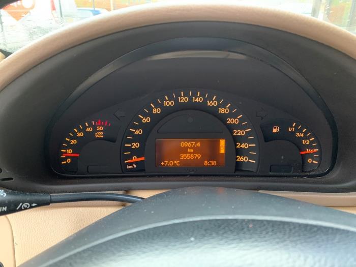 Mercedes C 2.7 C-270 CDI 20V Vehículo de desguace (2004, Metálico, Negro)