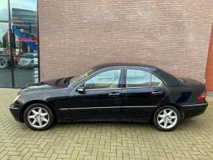 Mercedes C 2.7 C-270 CDI 20V Vehículo de desguace (2004, Metálico, Negro)