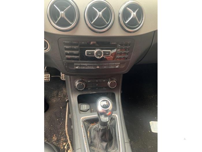 Mercedes B 1.8 B-180 CDI BlueEFFICIENCY 16V Salvage vehicle (2012, White)