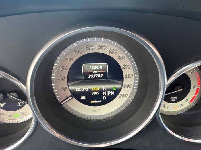Mercedes CLS Shooting Brake 350 CDI BlueEfficiency 3.0 V6 24V Salvage vehicle (2013, Metallic, Silver grey)