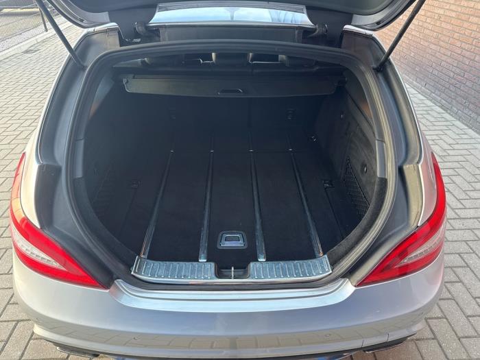 Mercedes CLS Shooting Brake 350 CDI BlueEfficiency 3.0 V6 24V Salvage vehicle (2013, Metallic, Silver grey)