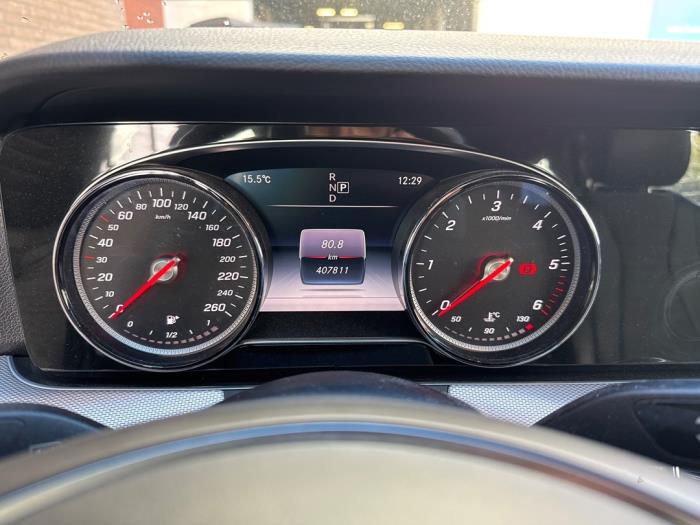 Mercedes E Estate E-200d 2.0 Turbo 16V Skrotfordon (2017, METALLIC ZWART)